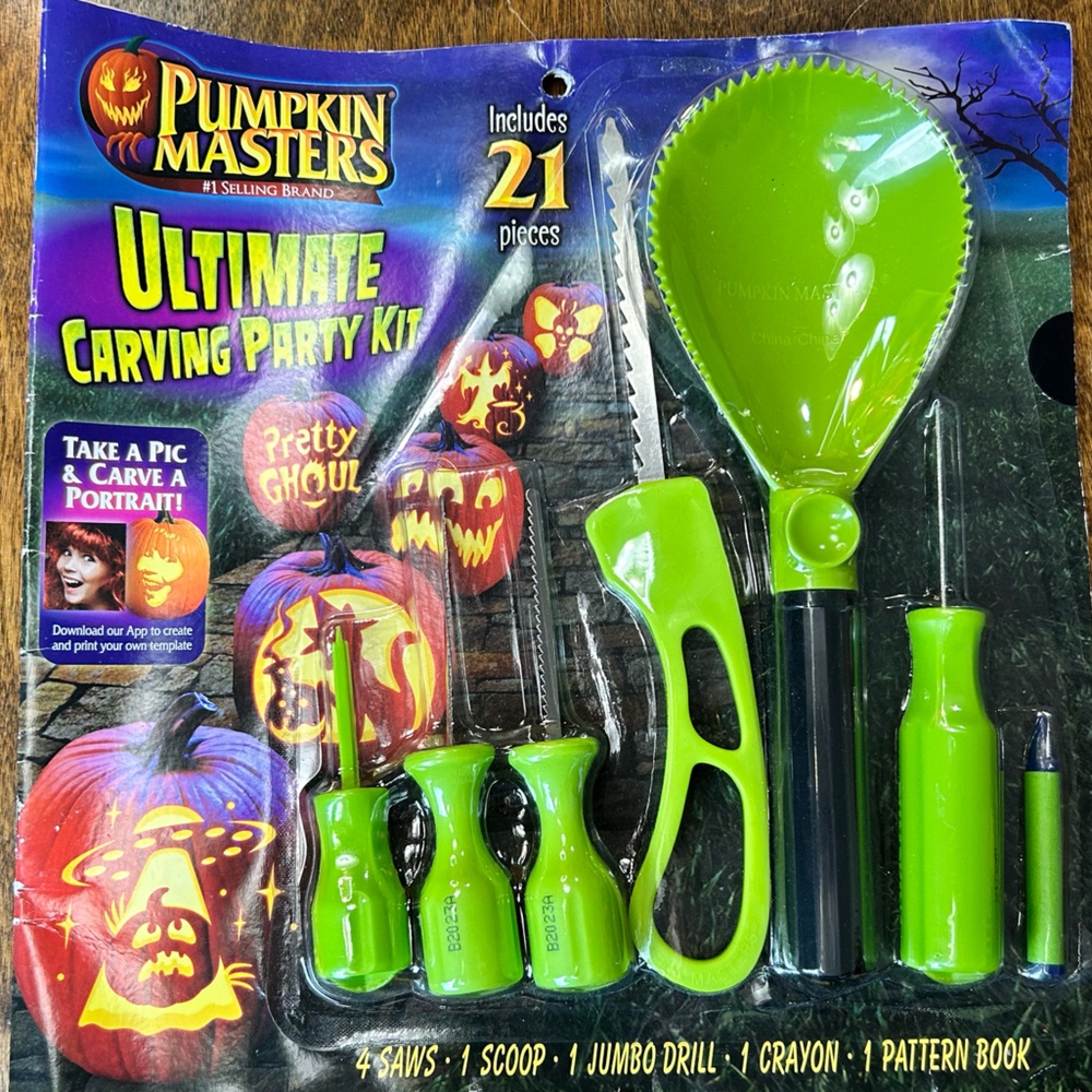 Pumpkin Carving Kit NEW